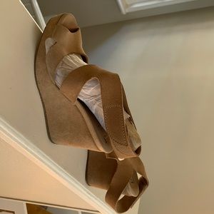 Size 7 Pedro Garcia tan suede sandals- gently used great shape